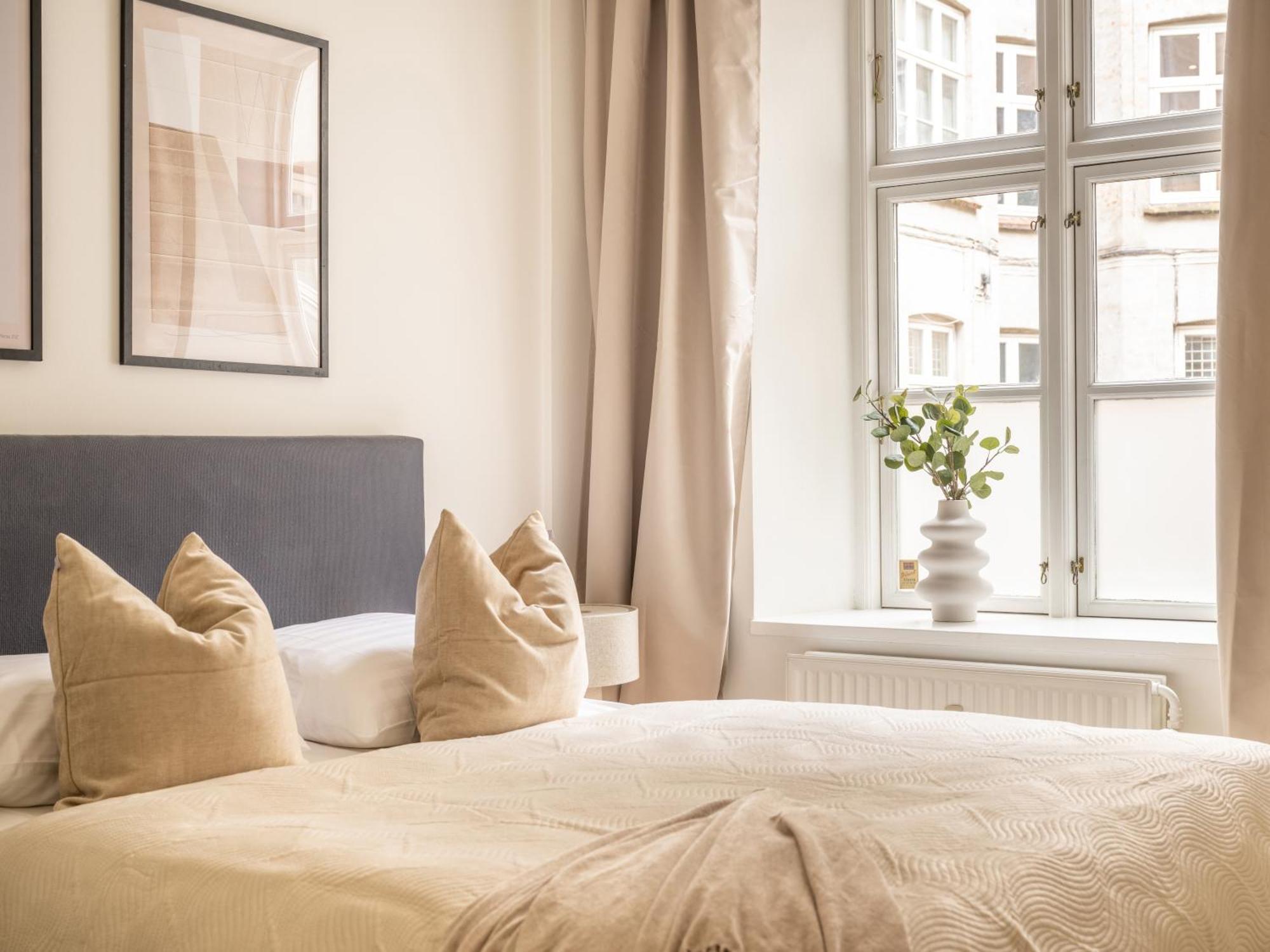 Sanders Noble - Fantastic 4-Bdr Apt In The Capital København Ngoại thất bức ảnh